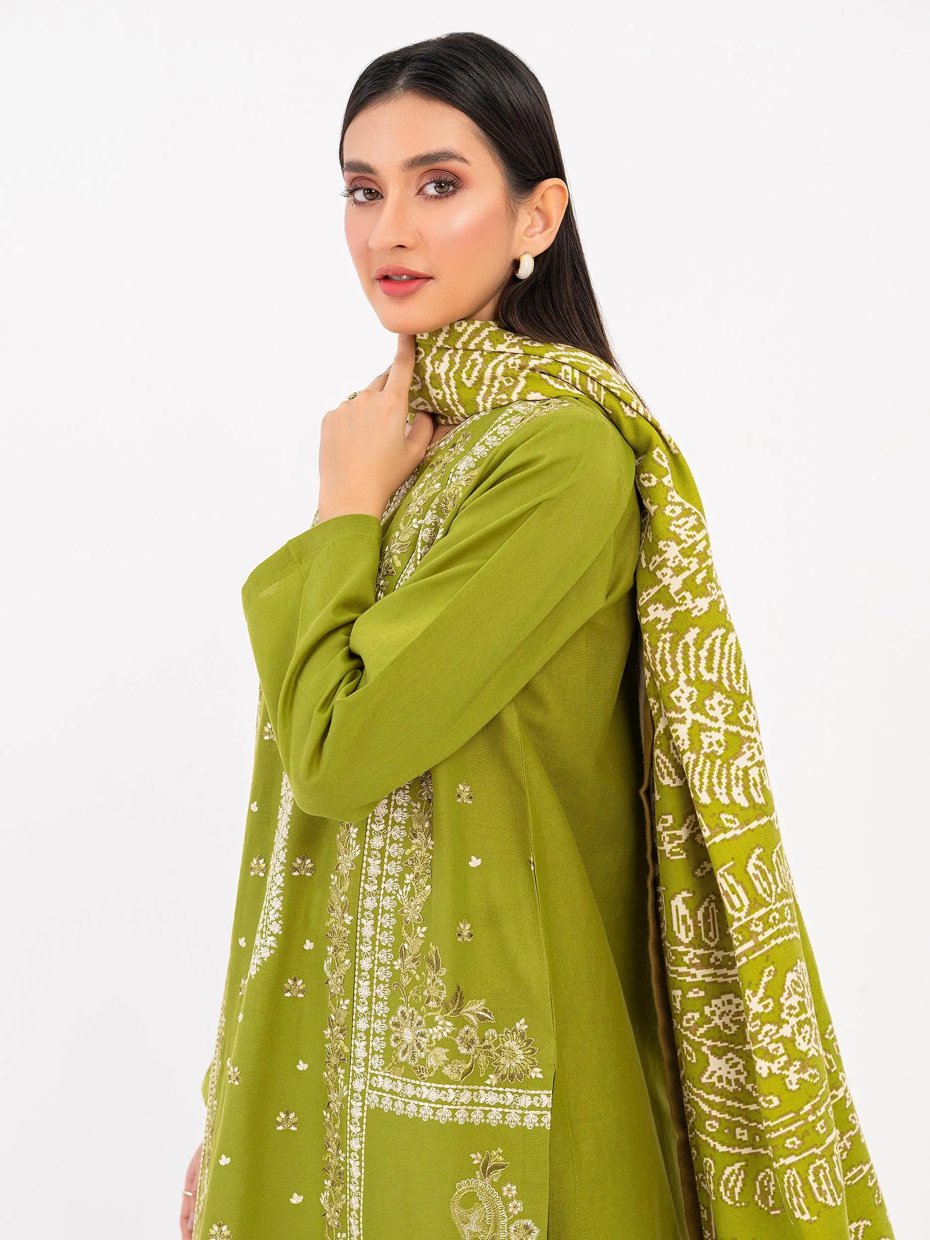 2 Piece Khaddar Suit-Embroidered (Pret)