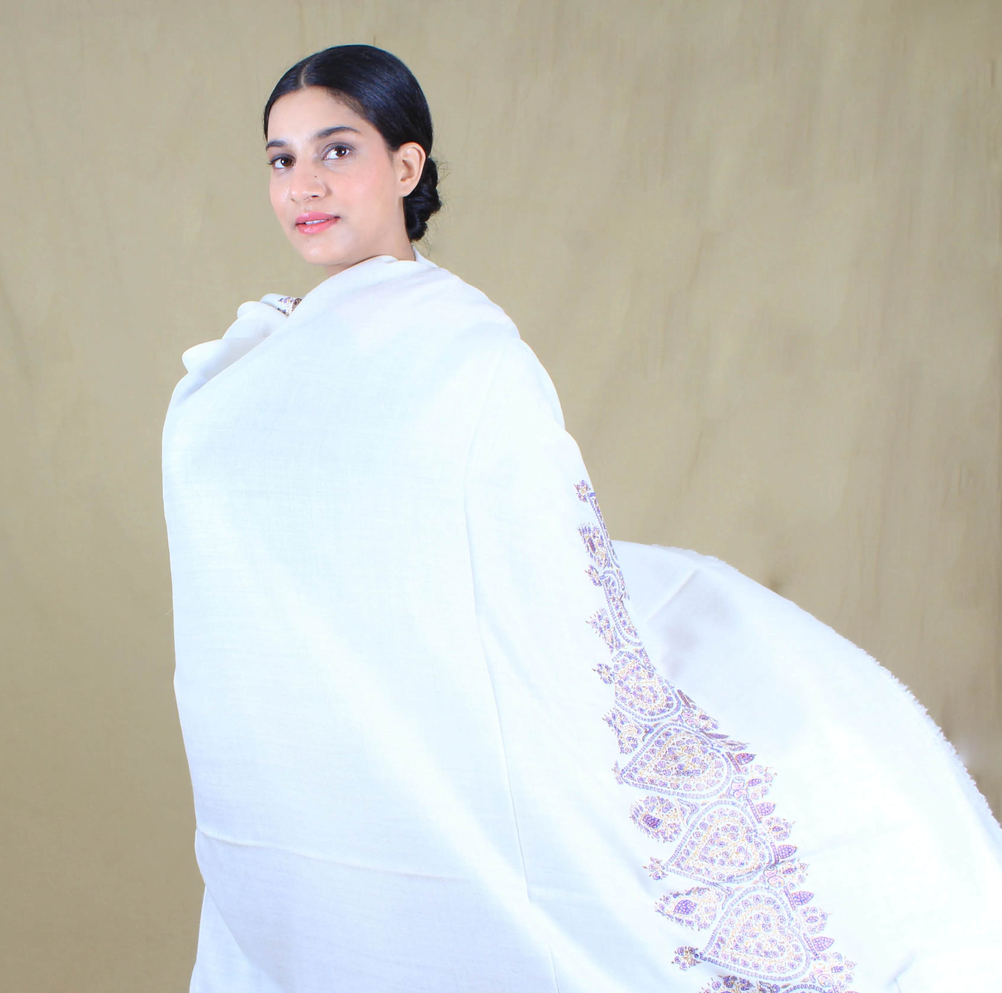 Barirah Pearl White Dourdar Embroidered Pashmina Shawl