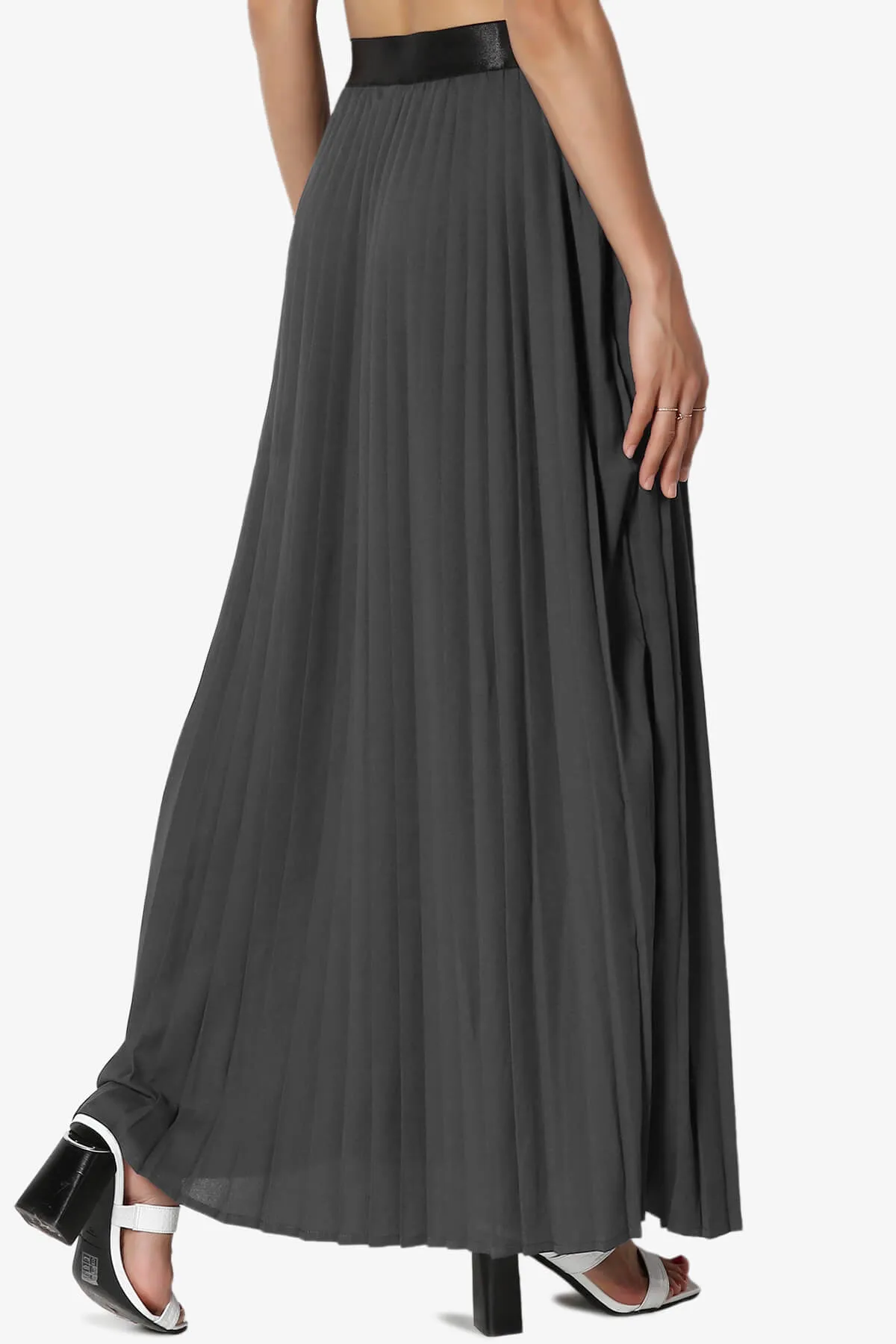 Barria Flowy Maxi Pleated Skirt PLUS