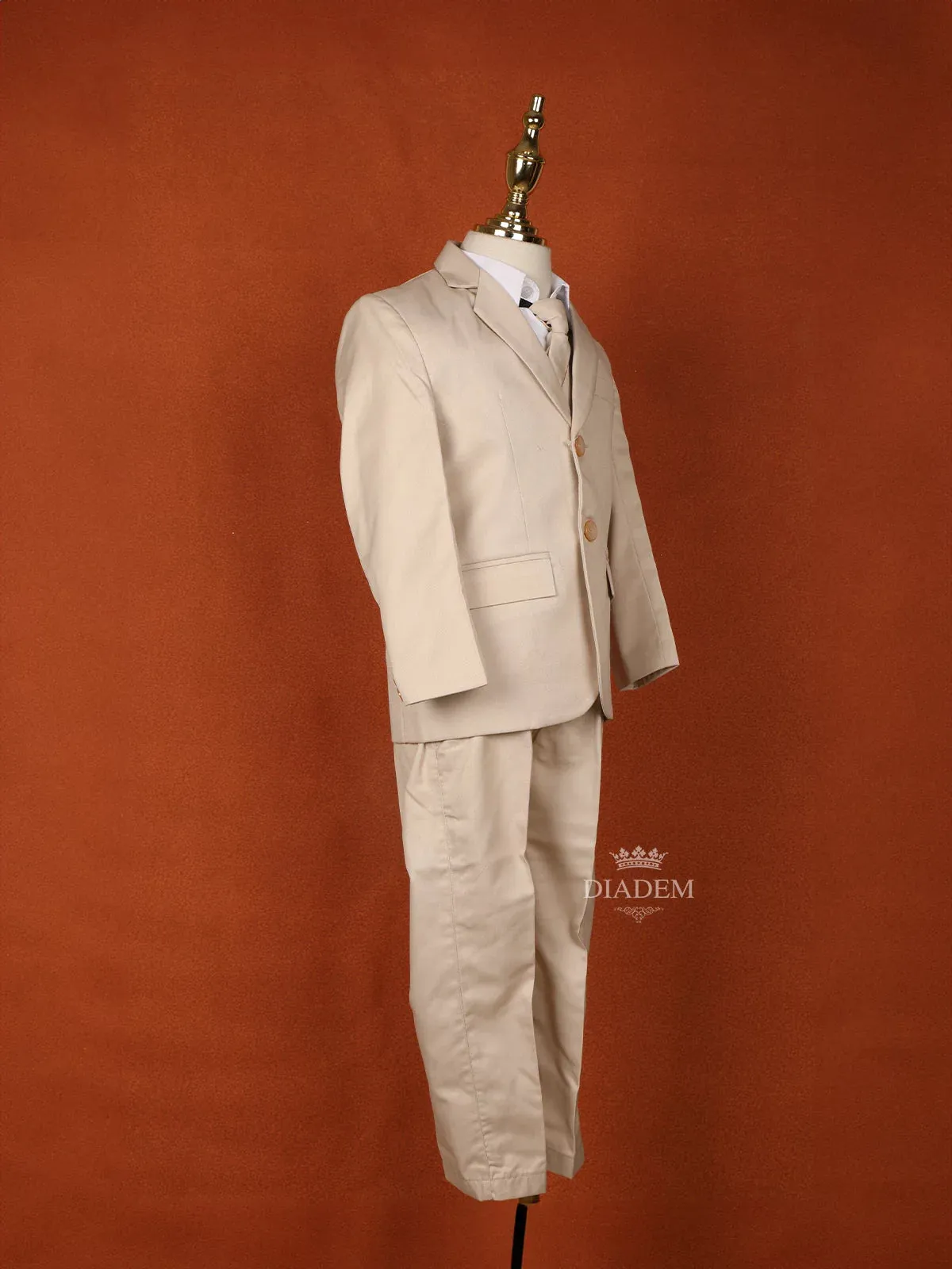 Cream Cotton Blend Coat Suit Paired with Matching Tie Set