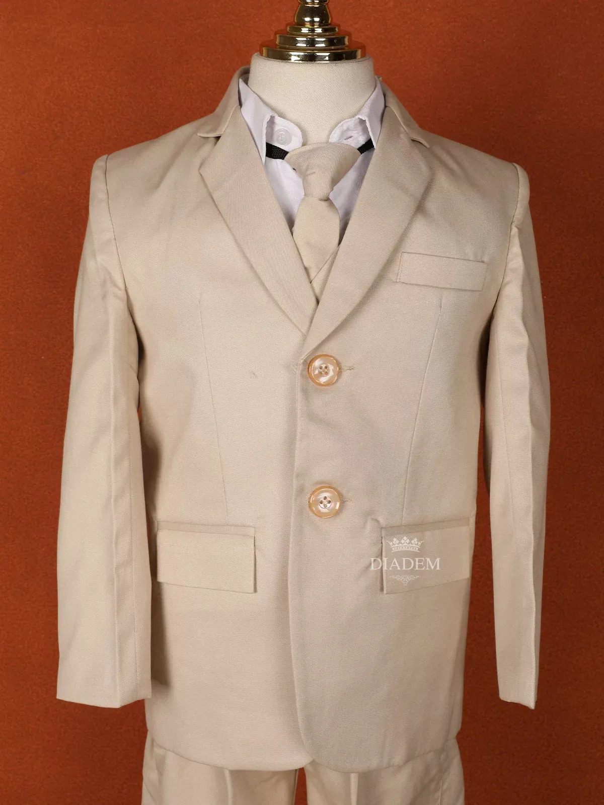 Cream Cotton Blend Coat Suit Paired with Matching Tie Set